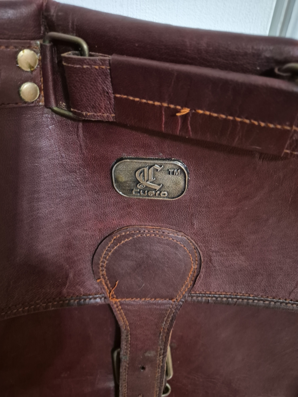 Cuero Men's Burgundy Leather Briefcase Messenger Bag with Brass Hardware